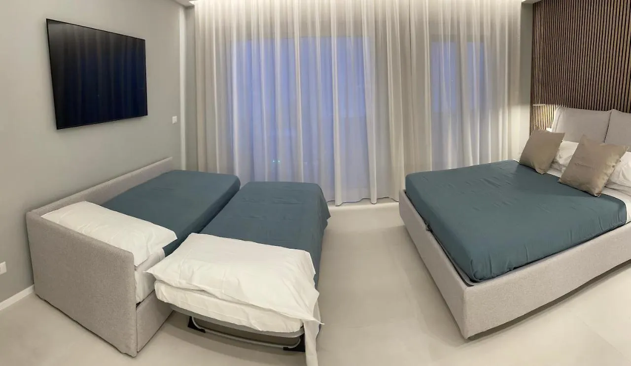 La Finestra Sul Mare Modern Apartment 지아르디니낙소스
