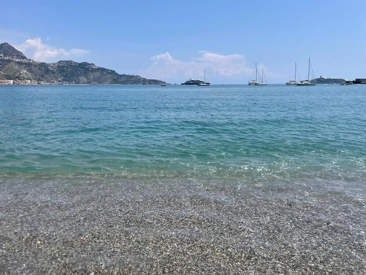 La Finestra Sul Mare Modern Apartment 지아르디니낙소스