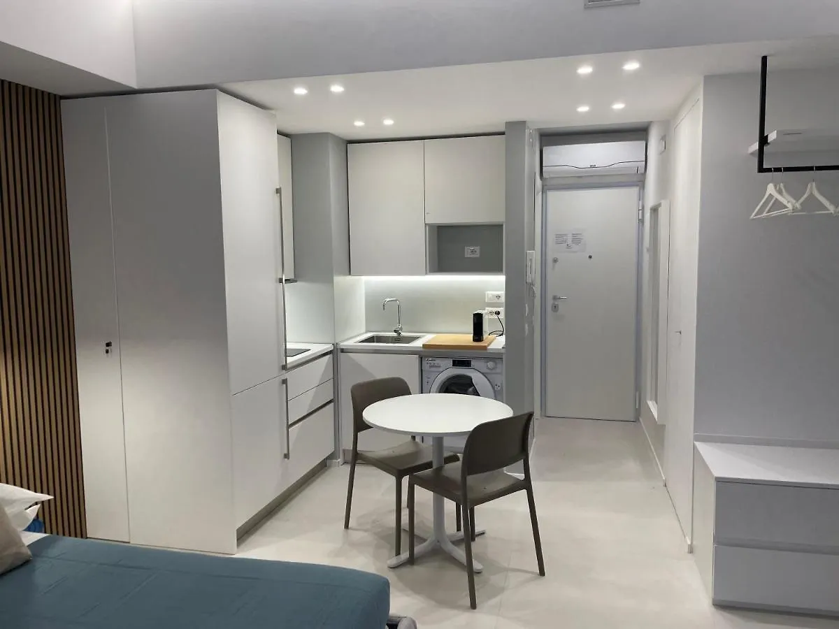 La Finestra Sul Mare Modern Apartment 지아르디니낙소스