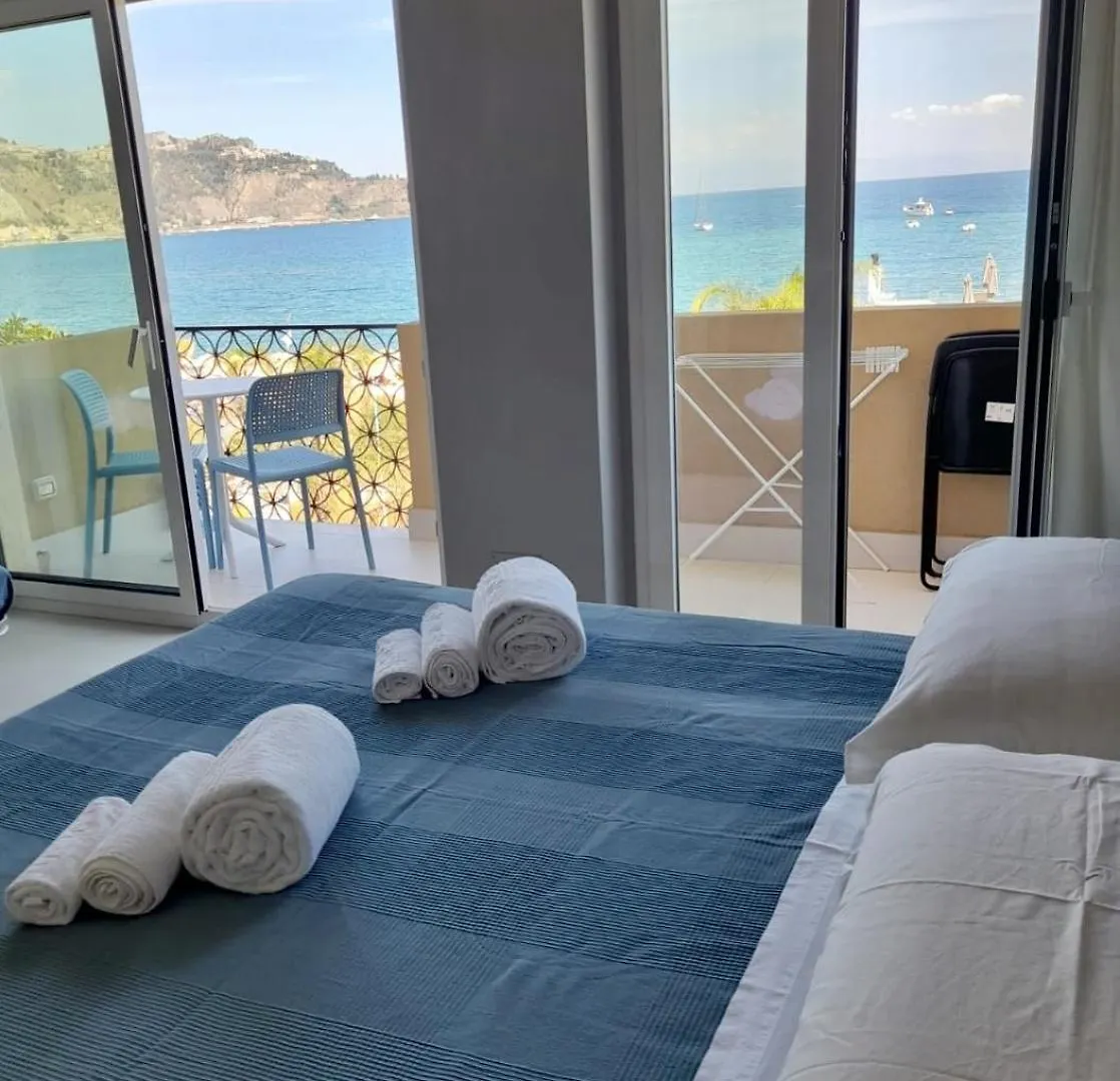 La Finestra Sul Mare Modern Apartment 지아르디니낙소스 0*,